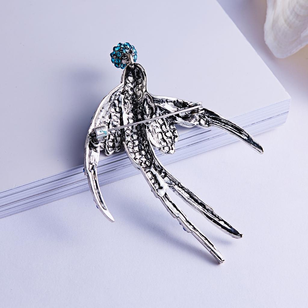 Luxury Full Rhinestone Flying Bird Holding Ball Brooches For Women Men Elegant Cartoon Lovely Bird Animal Pins Wedding Jewelry