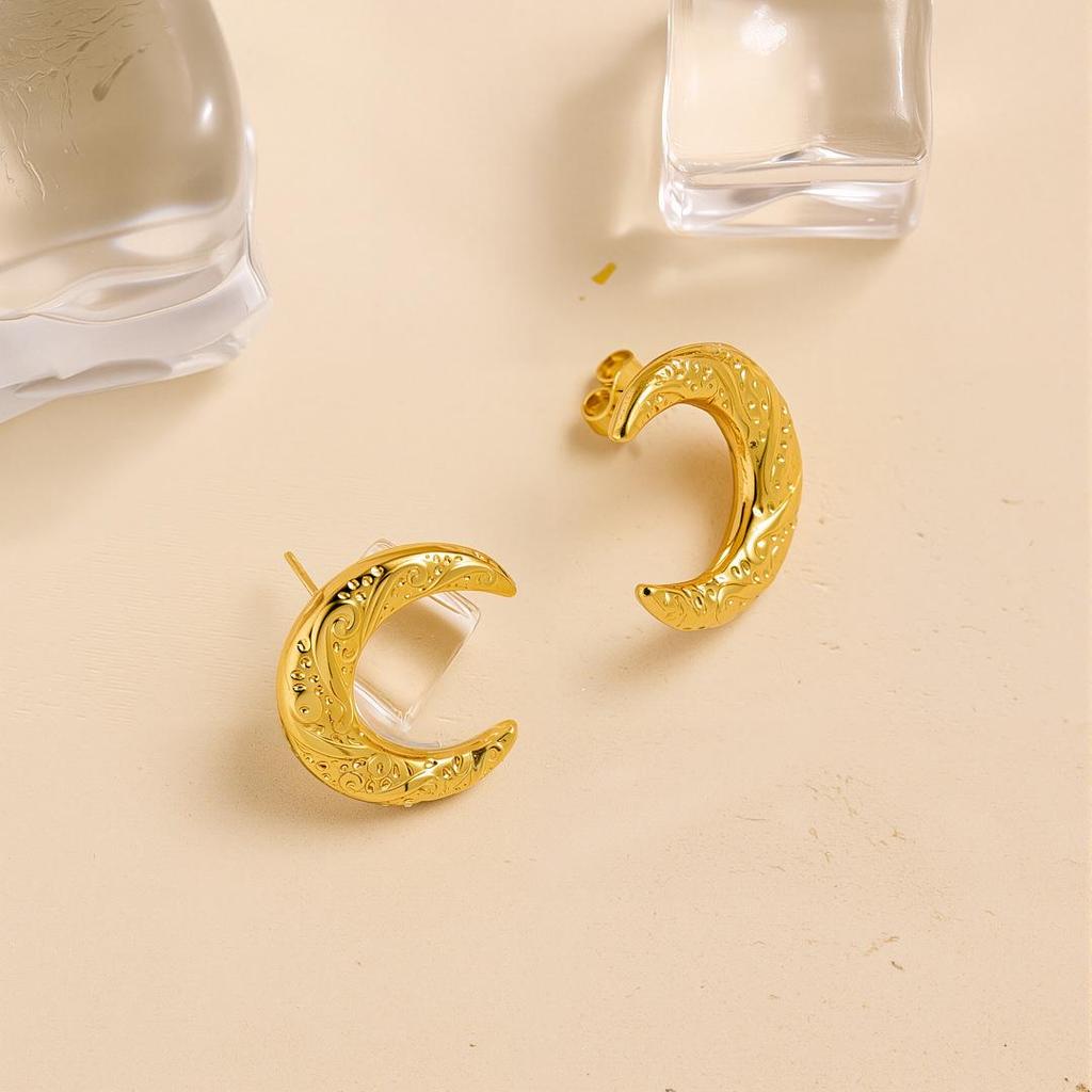 High-end Retro Geometric Titanium Steel Stud Earrings for Women - Niche Light Luxury Irregular Stainless Steel Accessories, Colorfast Design.