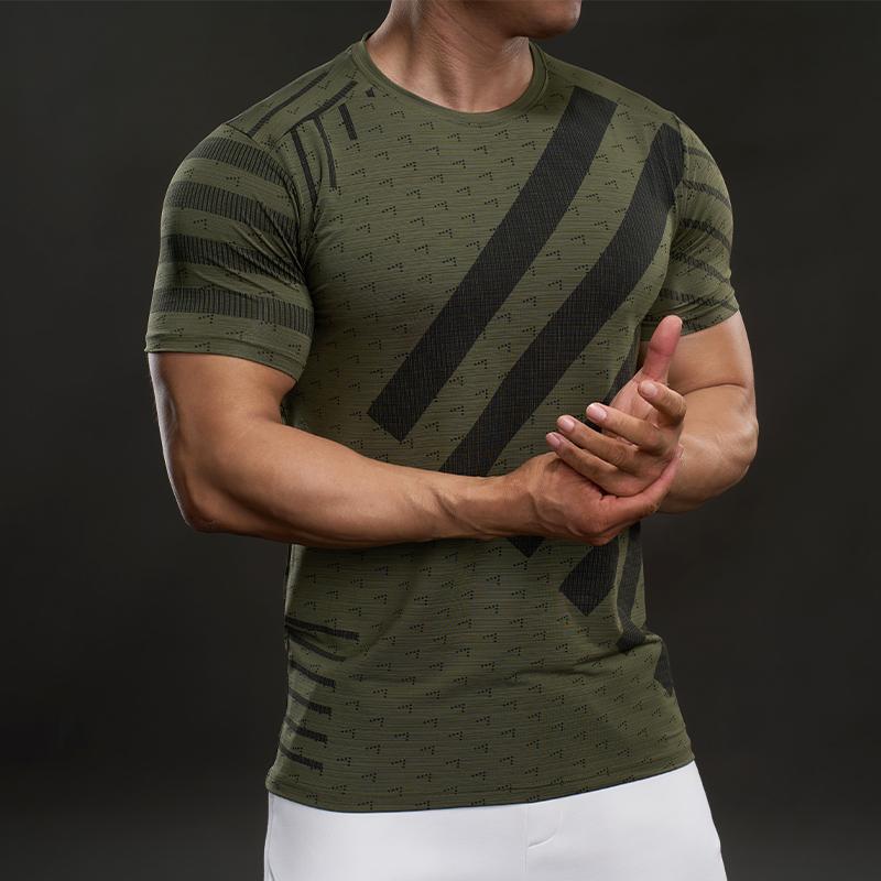 5868052 Summer 2025 American Casual Short-sleeved Fashionable Sports Slim Elastic Fitness Outdoor T-shirt Men