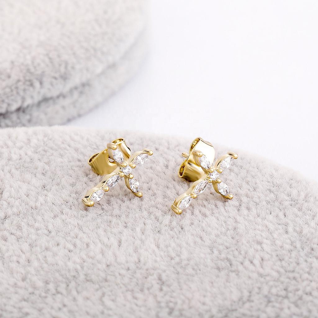 New Hip Hop Punk Gold Plated Cross Stud Earrings Iced Out Cubic Zirconia Jewelry Piercing Stud for Women or Men Ear Accessories