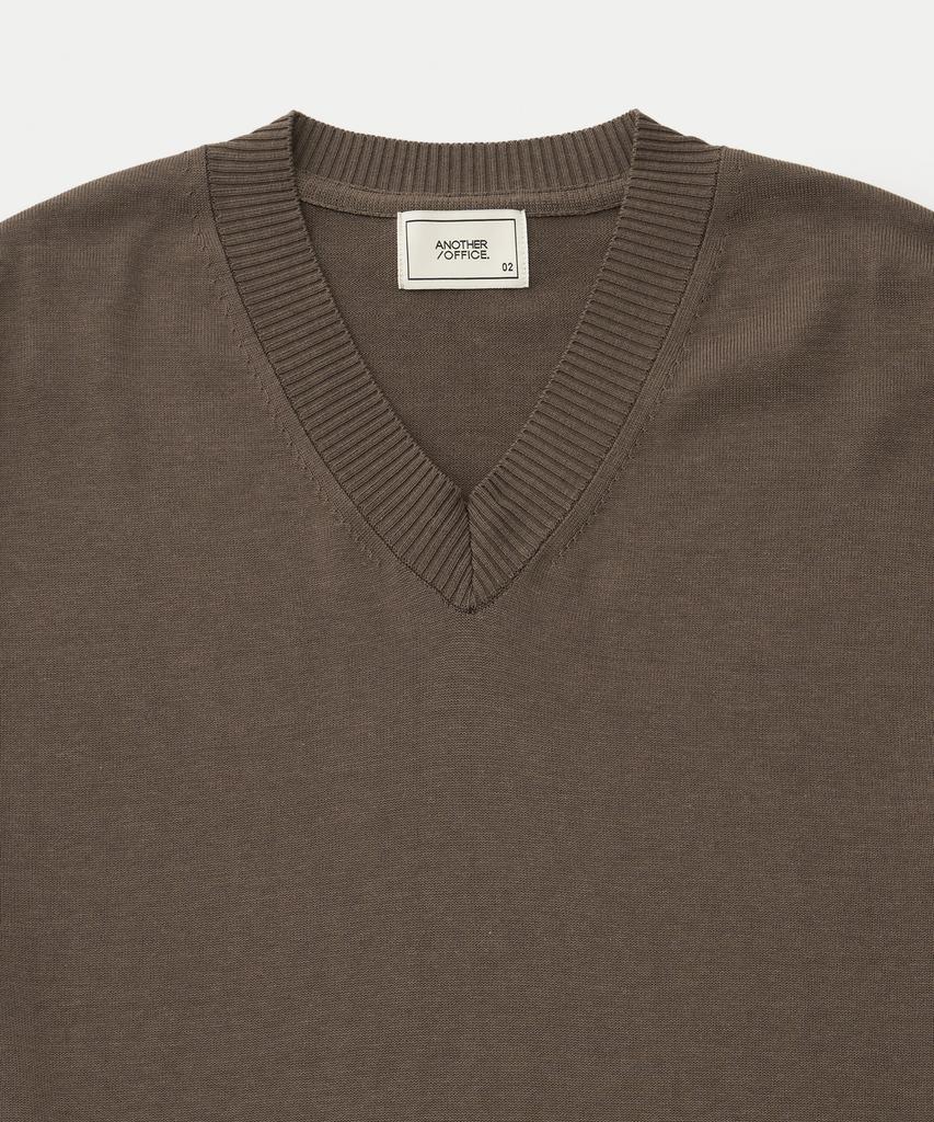 ANOTHER OFFICE Current Silk V-Neck Knit (Mild Brown)