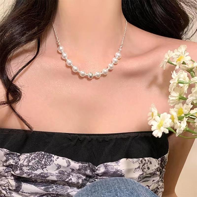 Niche French INS Pearl Choker Necklace for Women - Winter Trendy Short Clavicle Chain