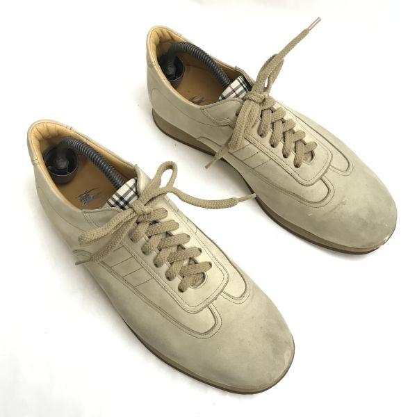 Burberry Sneaker aus Nubukleder 26.5 beige inklusive Schuhkarton(GEBRAUCHT)
