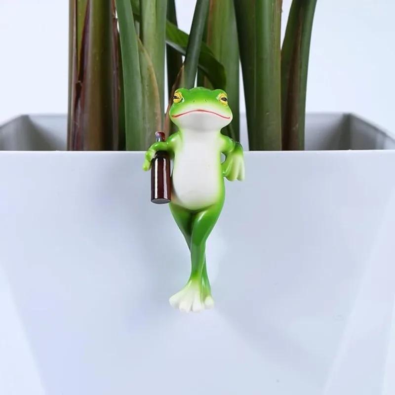 Miniature Frog Figurines Plant Decorations for Pots, Funny Frog Garden Decor Outdoor Gifts Women Frog Statue Planter Hugger