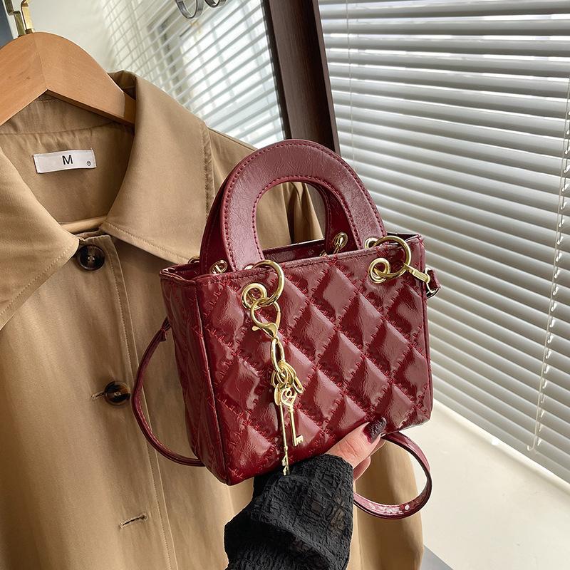 Foreign-style Fashionable and Versatile One-shoulder Crossbody Bag High-end Portable Bag Women