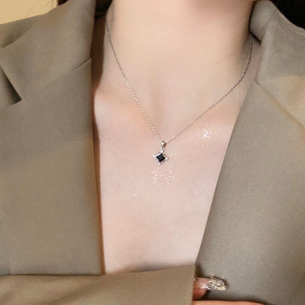 Gift Creative Luxury Temperament Cool Choker Clavicle Chain Women Necklace Korean Style Necklace