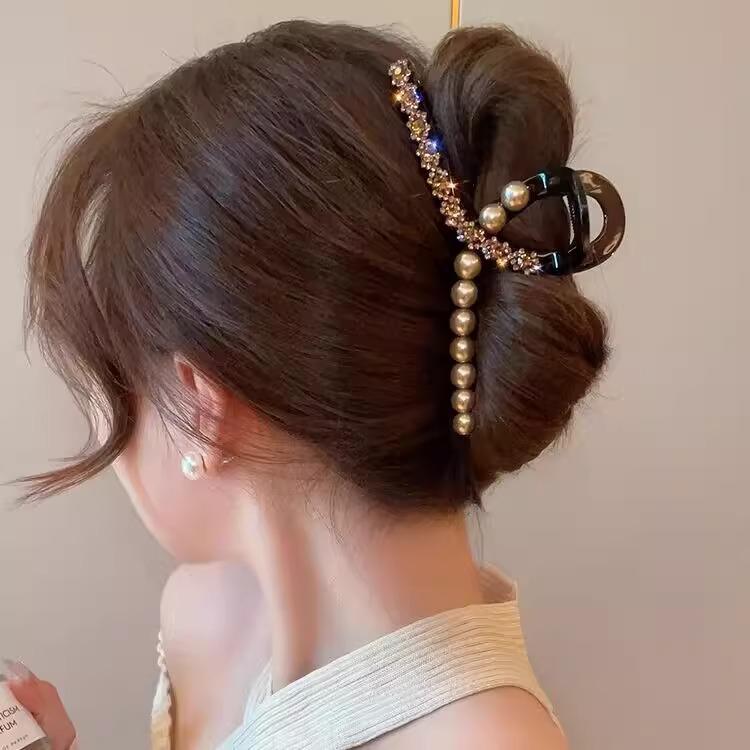 High-End Rhinestone Hair Claw: Sparkling Korean-Style Large Hair Clip for Women