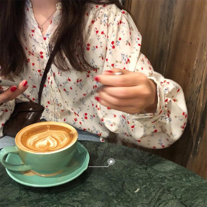 2026 Early Spring Retro Floral Chiffon Lantern Sleeve Shirt - Korean Style Slimming Loose Fit for Women