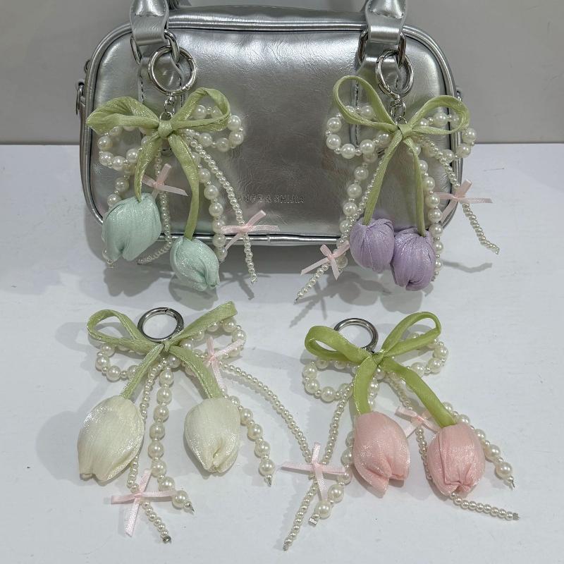 Chic Pearl Tulip Keychain for Women Bag Charm Pendant Unique Jewelry Gift for Anniversary Celebration