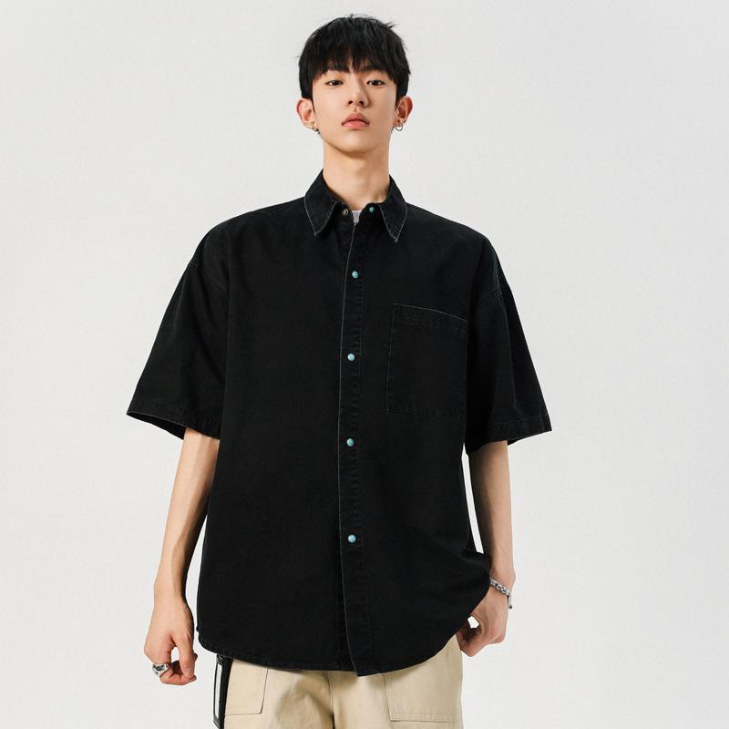 

Мужская серая джинсовая рубашка оверсайз с коротким рукавом - Повседневная на пуговицах с нагрудным карманом S чёрный