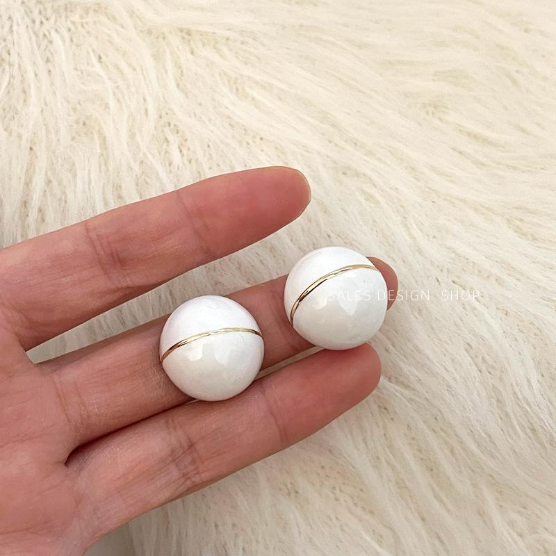 French Retro Drip Glaze Metal Stud Earrings: Fashionable Statement for Women