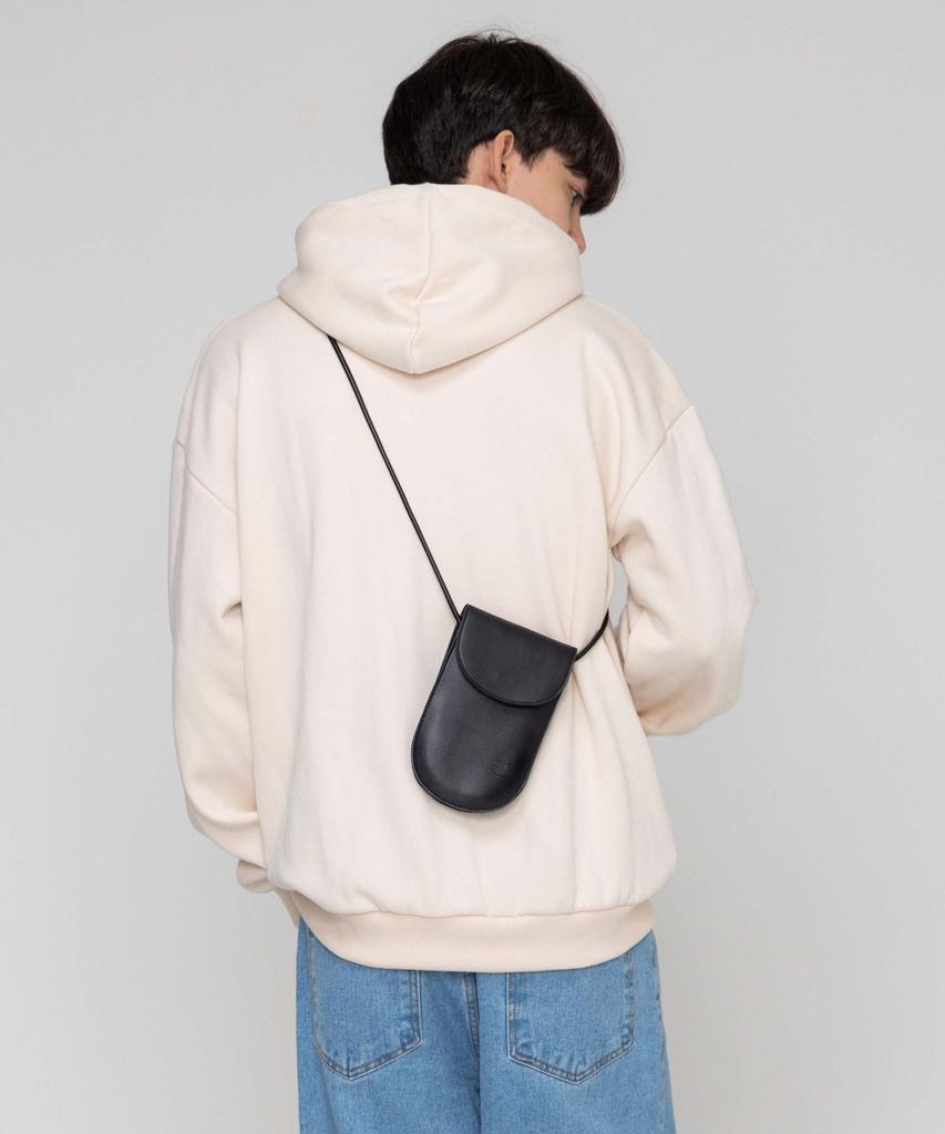 Graver [Unisex] Drawing Smile Vegan Leather Crossbody Bag_Black