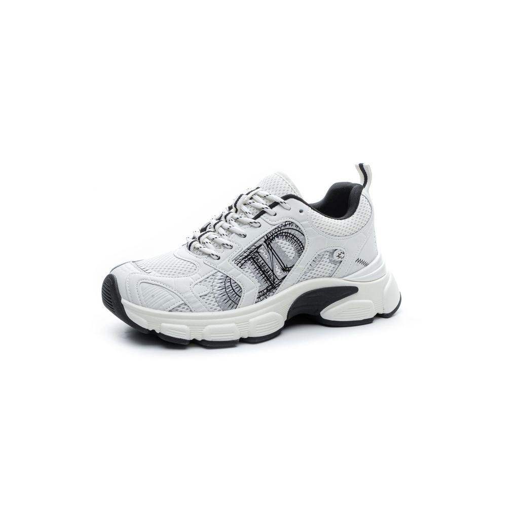 Anpassade silverfärgade CD-bokstav låga sneakers för dam 2025 vår nya tjocksulade höjdökande mesh dad-skor för dam