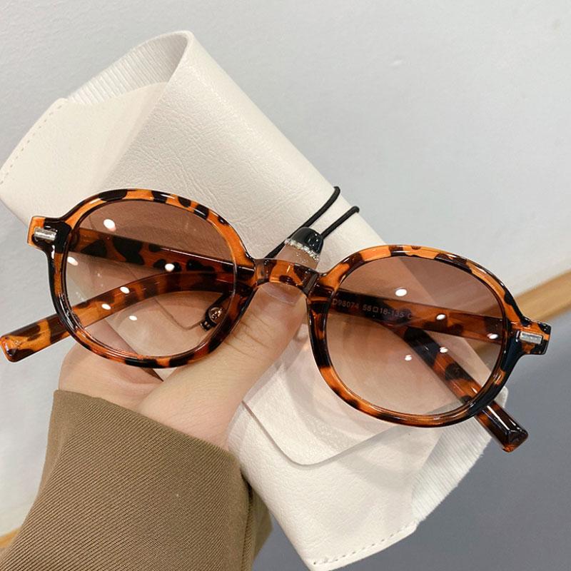 New Retro Oval Sunglasses Women Small Frame Streetwear Gradient Eyewear Fashion Designer Sun Glasses For Female