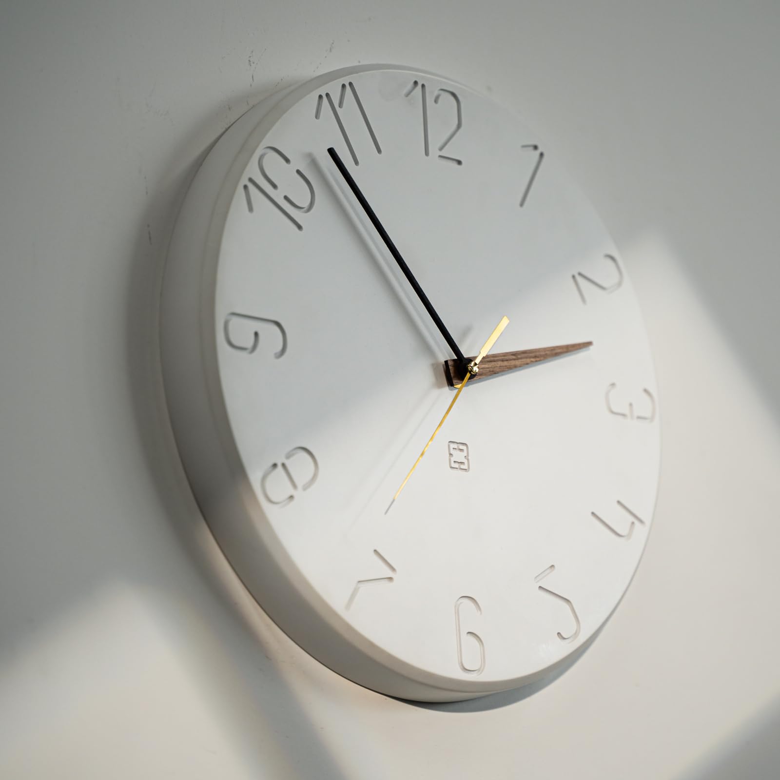 

Quiet Analog Wall Clock White