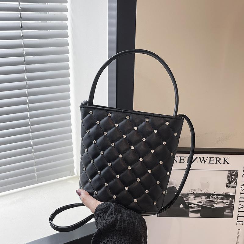 Rhombus Embroidery Thread Small Bag Women's New Summer Popular Versatile Chain Messenger Bag Exquisite Bucket Bag