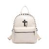 Stilvoller Punk Rock Rucksack mit Kreuzmotiv Nieten Unisex Streetwear Reisetasche Teens 20L PU Design