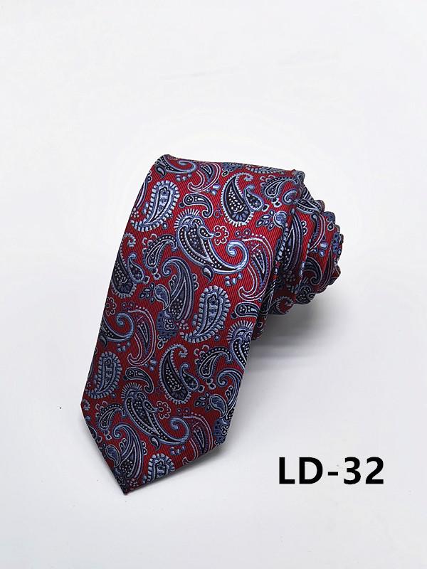 Handmade Paisley Tie for Trendy Gentlemen