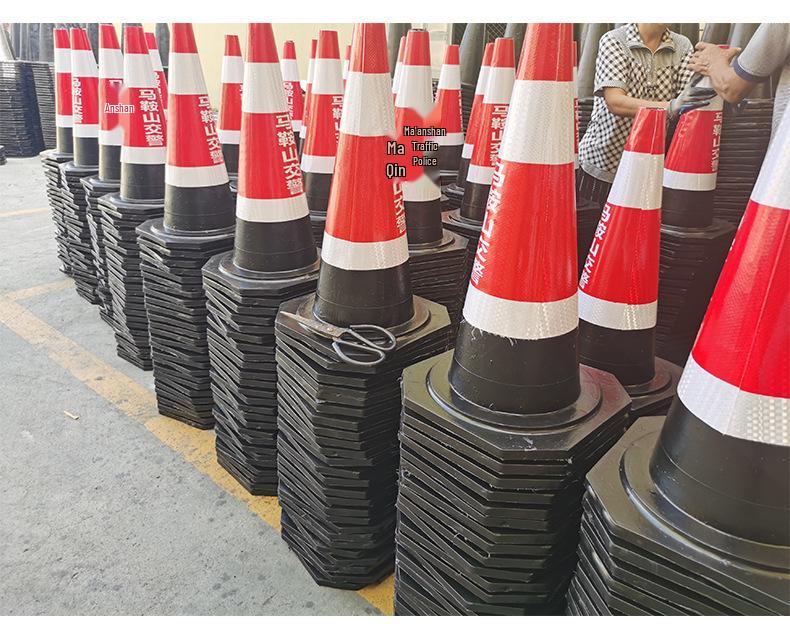 70cm Reflective Rubber Safety Cone - High-Speed Traffic Warning & Isolation Barrier