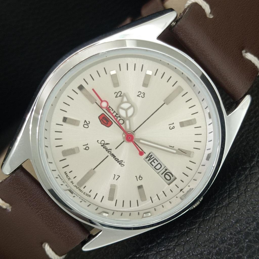

JAPAN VINTAGE REFURBISHED SEIKO 5 AUTOMATIC 6309A MENS SILVER WATCH a442773-1