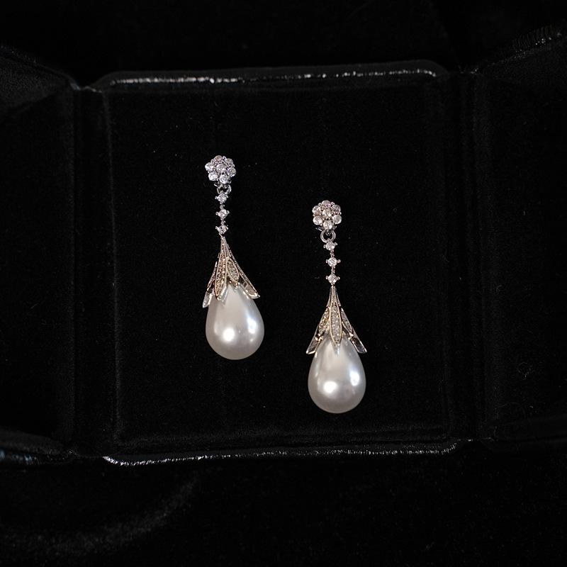 

Классические ретро серьги в стиле легкая роскошь 1 pair of earrings