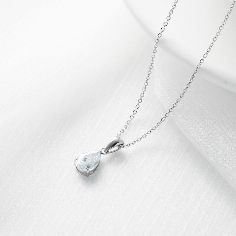 Versatile Personality and Temperament Zircon Necklace Simple Waterdrop Necklaces Fashion Age Reduction Colored Jewelry