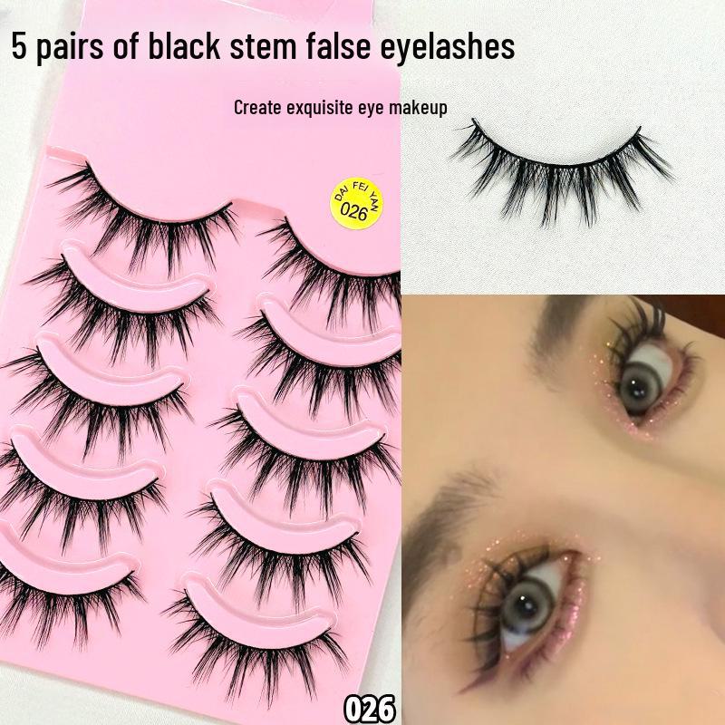 

Пять пар густых, длинных, естественно завитых накладных ресниц в стиле мультяшной Барби