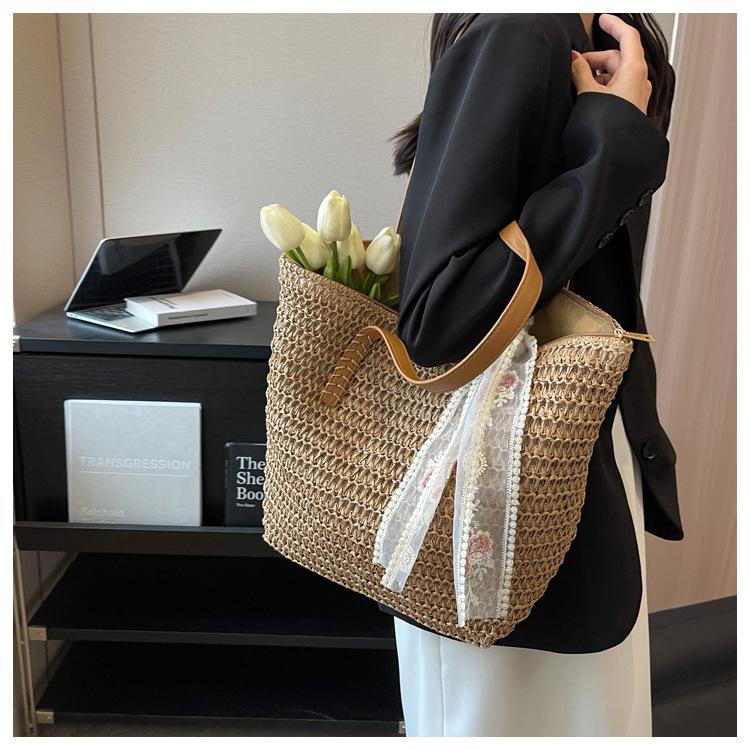 Summer versatile straw woven bag women's 2025 new large-capacity shoulder tote bag seaside vacation woven beach bag