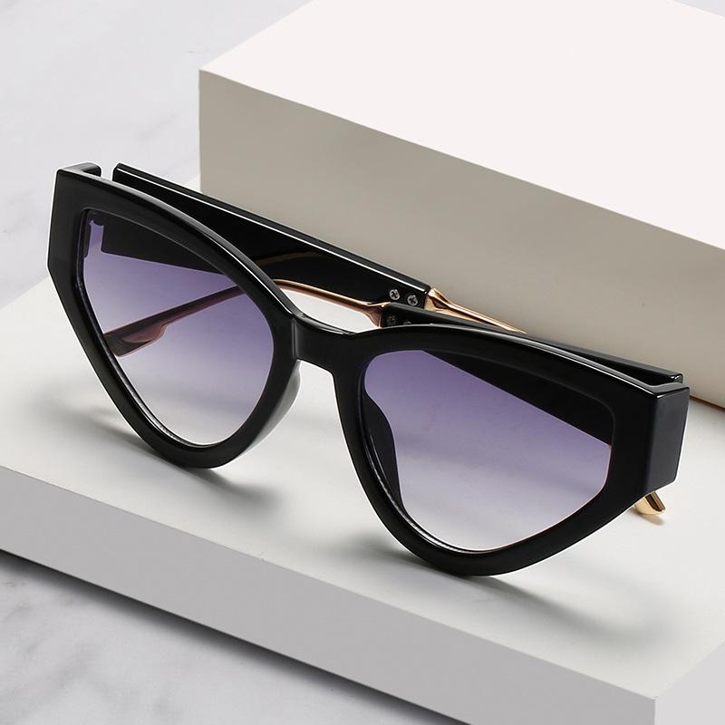 Cat'S Eye Sunglasses, Glasses Of The Same Brand, Street Photography Personalized Sunglasses For Women