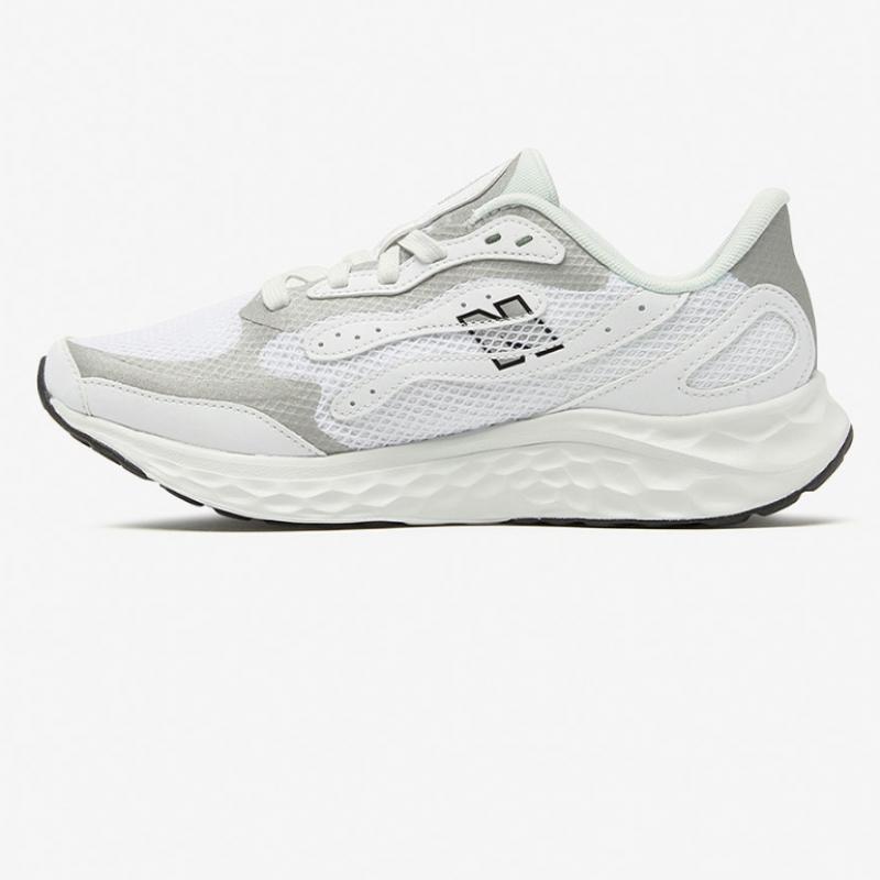 New Balance Nbpfef779w Fresh Form Arish V4  Women D   White 