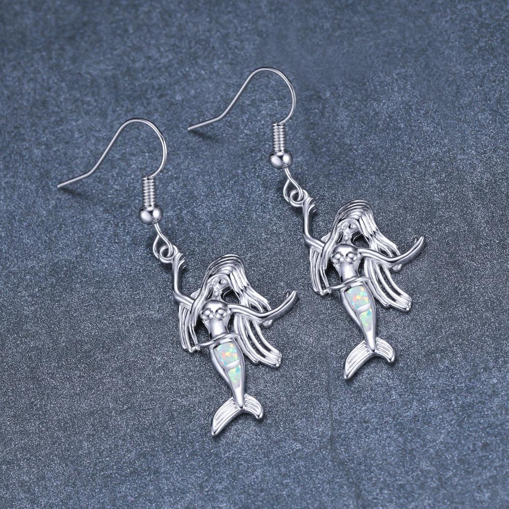 

Tears of European and American Mermaids Fashionable Long Hair Mermaid Ear Hooks