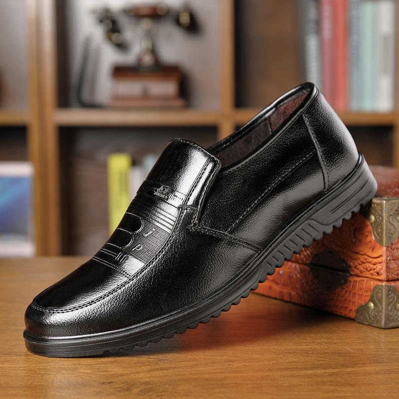 

New men s leather shoes business casual in the elderly soft-soled dad shoes black leather shoes a 2025 shoes 47