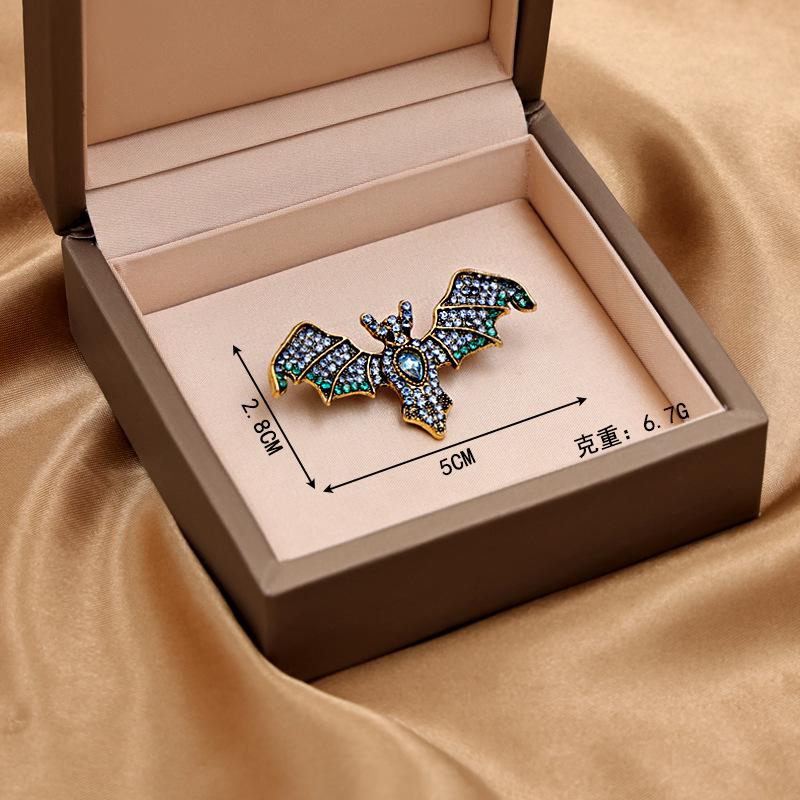 Retro Crystal Devil Bat Brooch - Unique and Versatile Accessory for Clothing and Bags