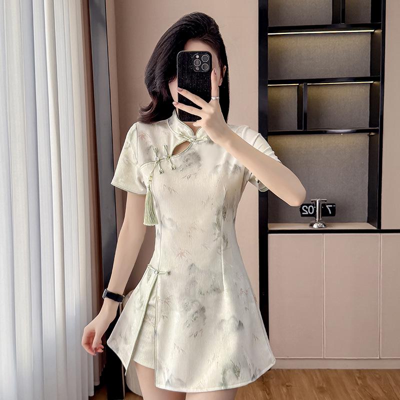 

Summer Women s New Chinese Style Qipao Suit: Chic Two-Piece Dress with Shorts XL зелёный