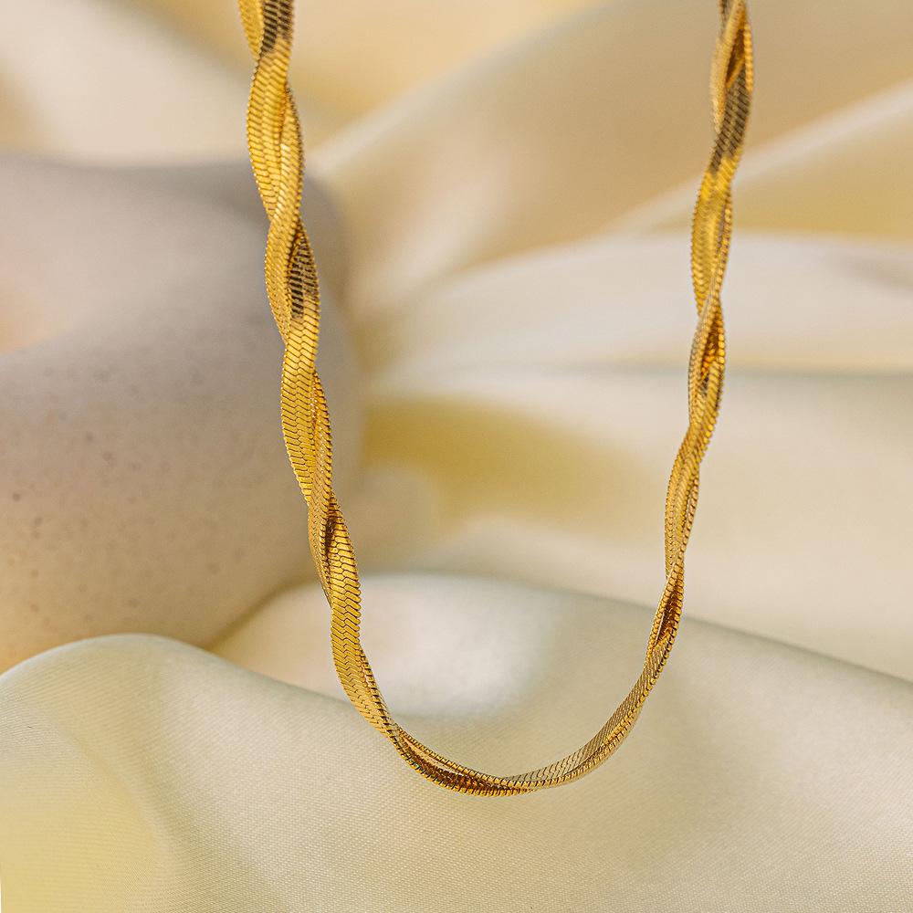 18K Gold Trendy Cuban Link Necklace: European & American Style, Non-Fading, Fashionable Personalized Chain, High-End Jewelry.