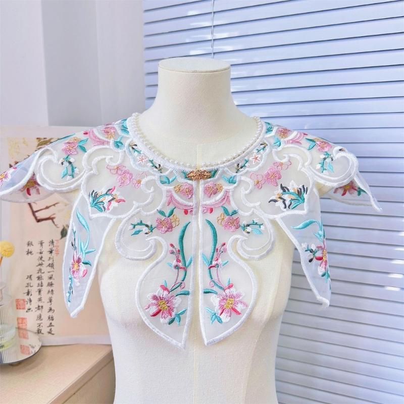 Chinese Style Embroidered False Collar for Women Elegant Detachable Collar Hanfu Costume Faux Collar Chic Accessories