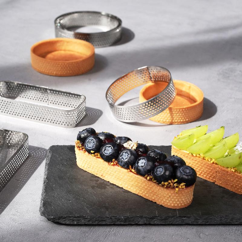 LMETJMA 5Pcs Tart Rings for Baking Stainless Steel Perforated Pastry Ring Mold French Dessert Mousse Fruit Pie Tart Ring JT396
