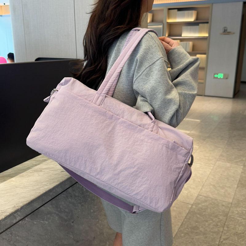 Large capacity leisure travel bag high value fashion sports fitness bag with independent shoe compartment dry and wet separation handbag