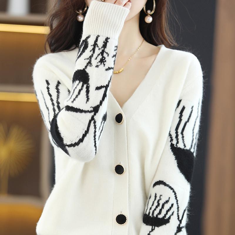 Autumn and Winter New Cardigan Women's Black and White Color Matching Knitted Sweater Short Top Jacket