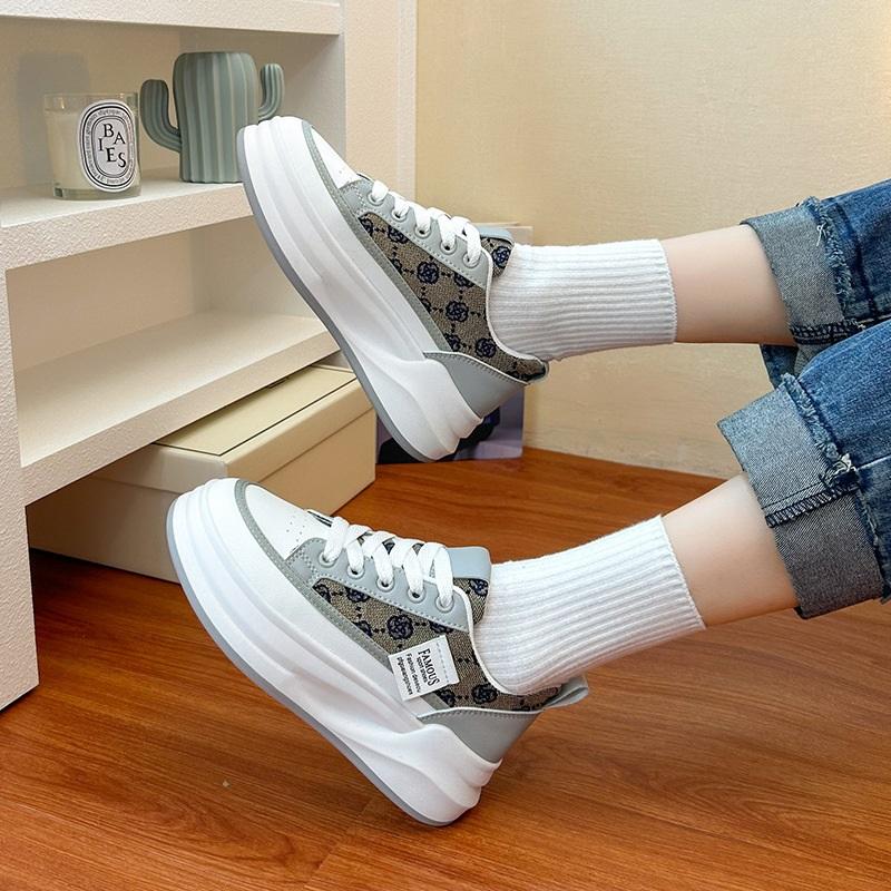 Women's Shoes Fashionable Casual Breathable Thick Soled Sports Shoes Board Shoes