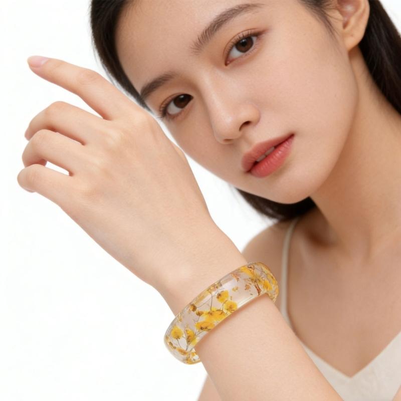 Elegant Resin Bangle With Preserved Flowers Comfortable Dried Flower Wristband For Women Fashion Jewelry Gift