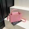 Light Luxury Fashion 2025 Autumn New Shoulder Retro Personalized Messenger Trend Women's Bag Handbag Small Bag