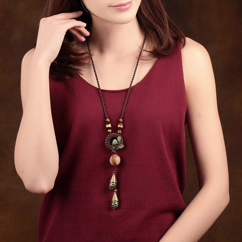 Collana Maglione Lungo Vintage Etnico da Donna GEMCHIC con Corda Intrecciata Fatta a Mano e Ciondolo con Perline Floreali Gioielli Boho per Autunno Inverno