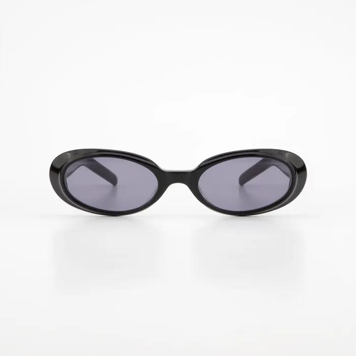Oval frame lof sunglasses / black