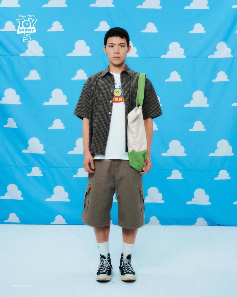 999Hyumeoniti Woody_Cargo Burmuda Short (Khaki)
