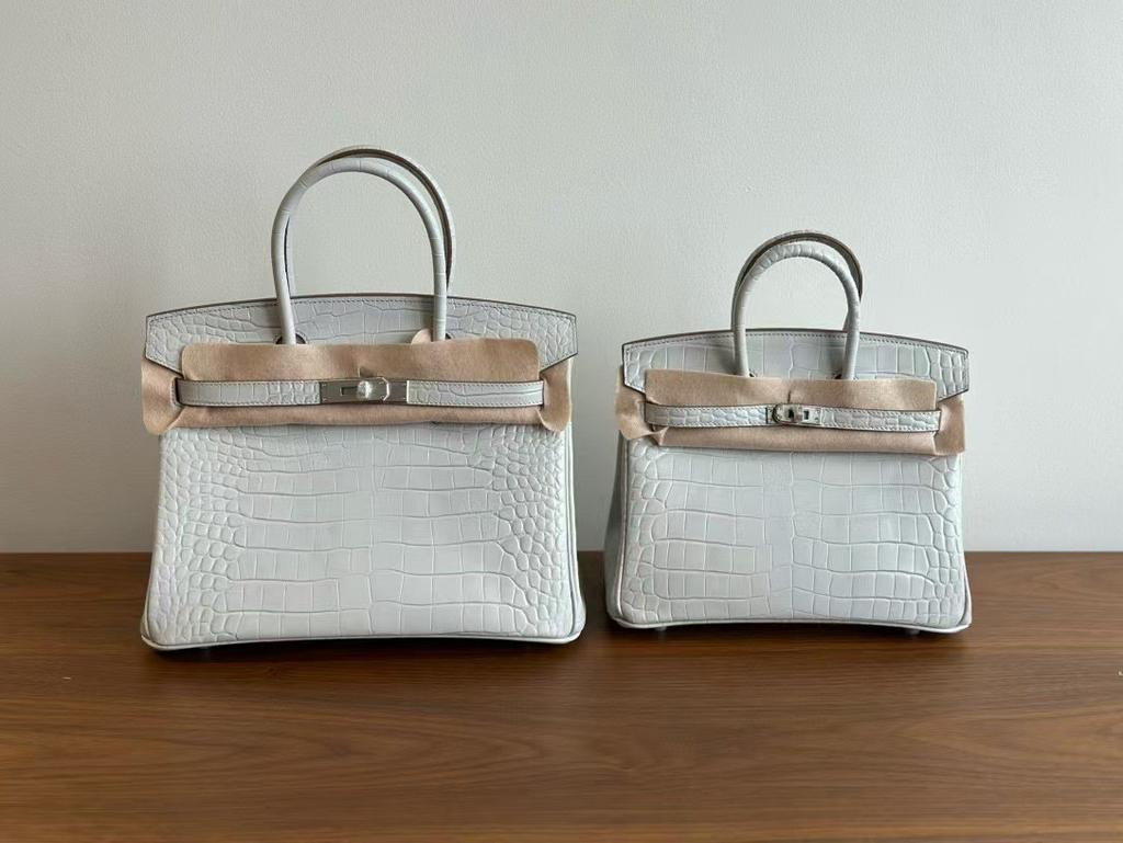 Foggy Crocodile Pattern Platinum Inner Seam Steel Hardware High-quality Dukpu Motorcycle Hand-held Fashionable Women's Bag Light Luxury