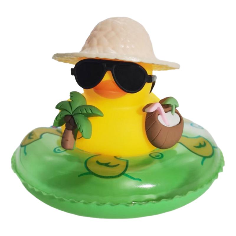 1 Ensemble Décoration de Voiture Mignonne Été Petit Canard Jaune Chapeau Skateboard Coco Canard en Caoutchouc à Presser Ornements de Tableau de Bord de Voiture