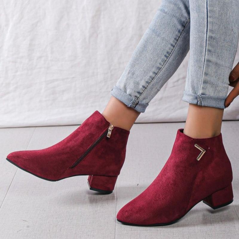 Fashion Casual Metal Decoration Solid Suede Ankle Boots Women Pointed Toe Medium Heel Chelsea Boots Women 2025 Classic Winter Shoes