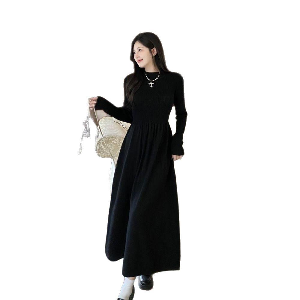 French Red Semi-High Neck Knit Slimming Dress - Long-Sleeved Autumn/Winter Fashion for Women