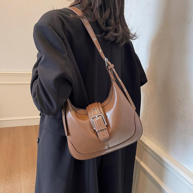 Retro trendy casual armpit bag women's spring new fashion saddle bag commuting to work versatile shoulder bag